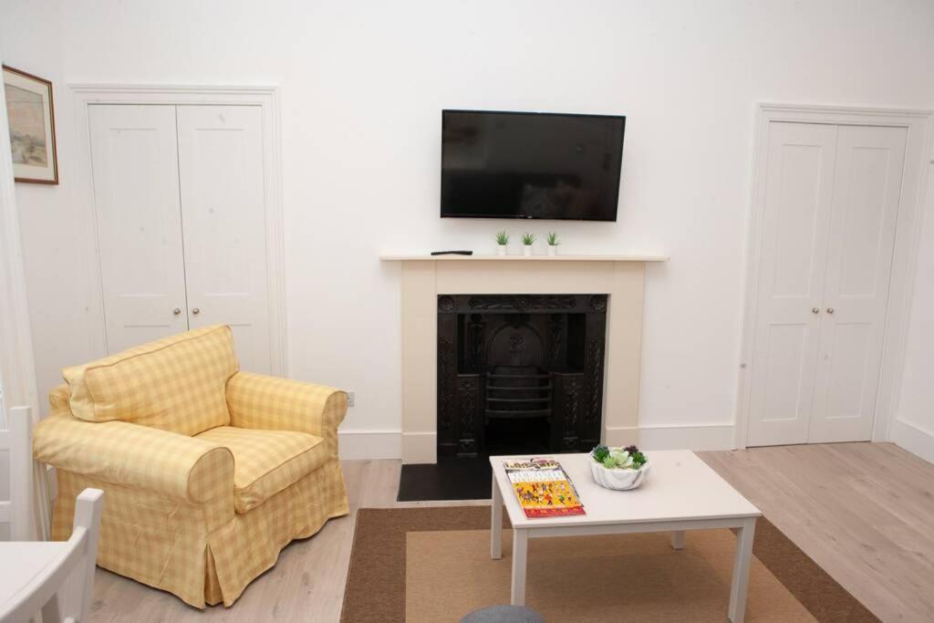 Apartment Stunning, 1 Bed Luxury Flat In *
