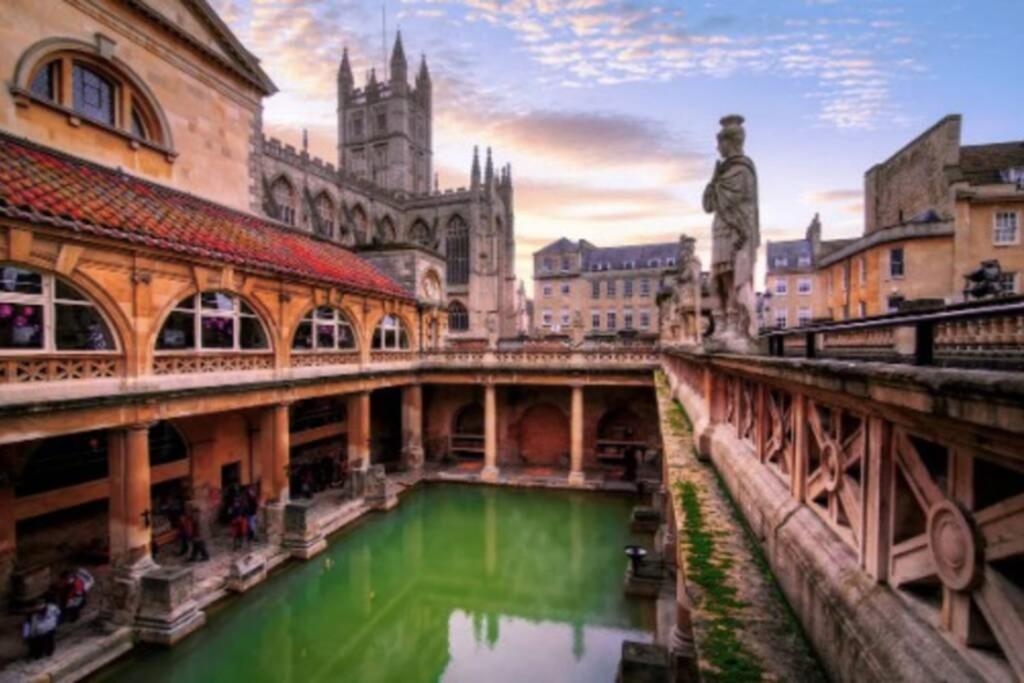 Stunning, 1 Bed Luxury Flat In * Bath