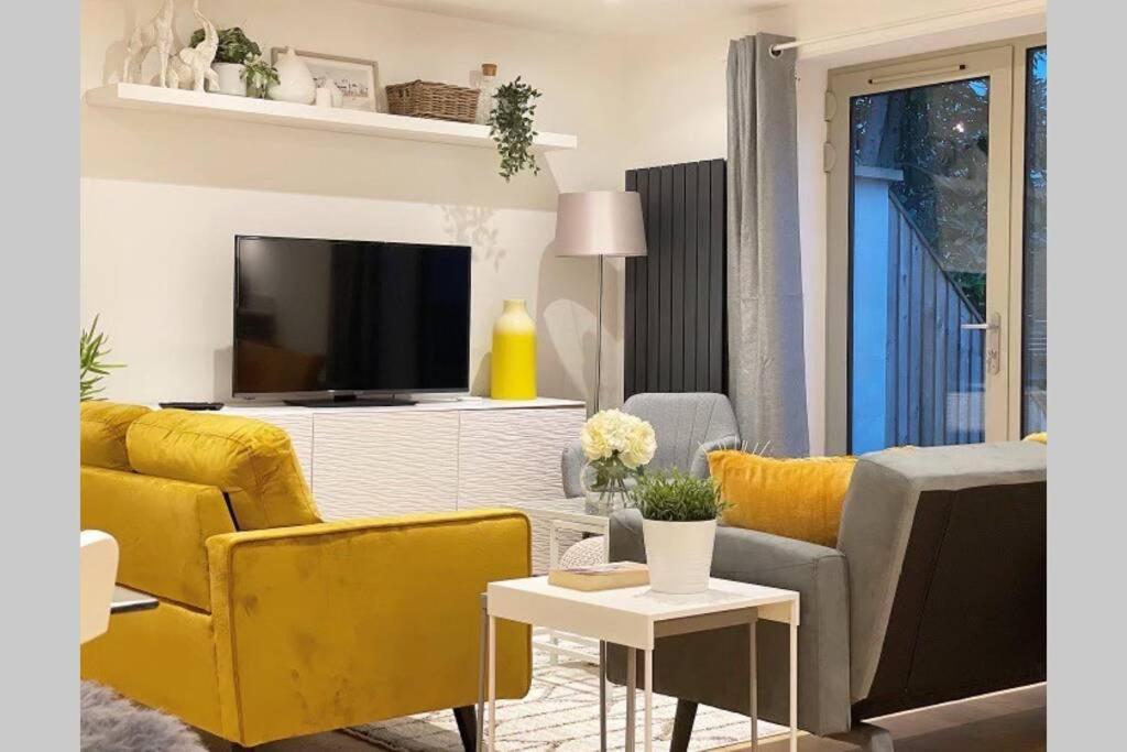 3 York Mews * Bath