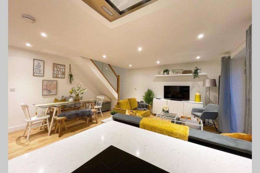 3 York Mews *