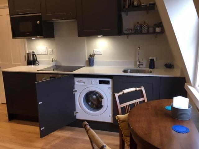Beautiful In Milsom Street Apartment *