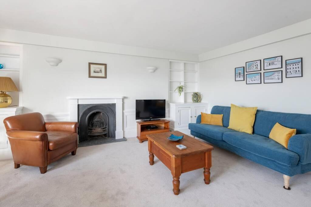 Rooftop Retreat - 2 Double Beds W/ Stunning Views