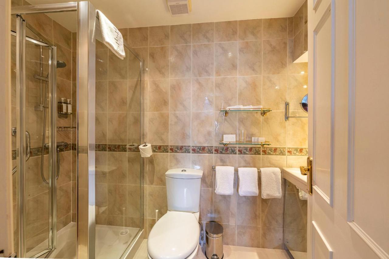 The Kennard Boutique Bath