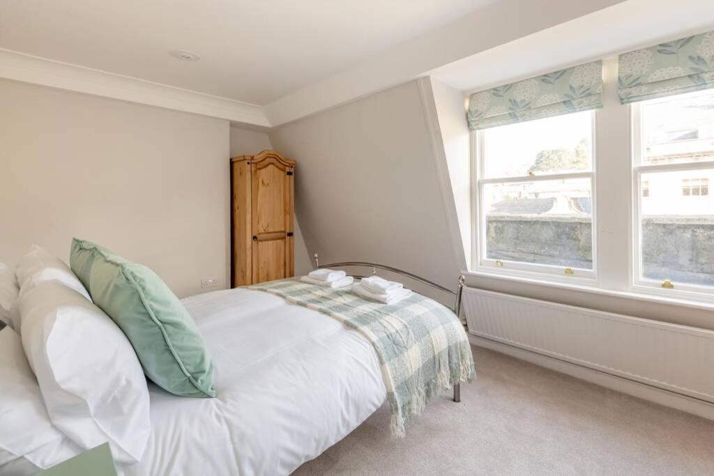Rooftop Retreat - 2 Double Beds W/ Stunning Views Apartment Bath