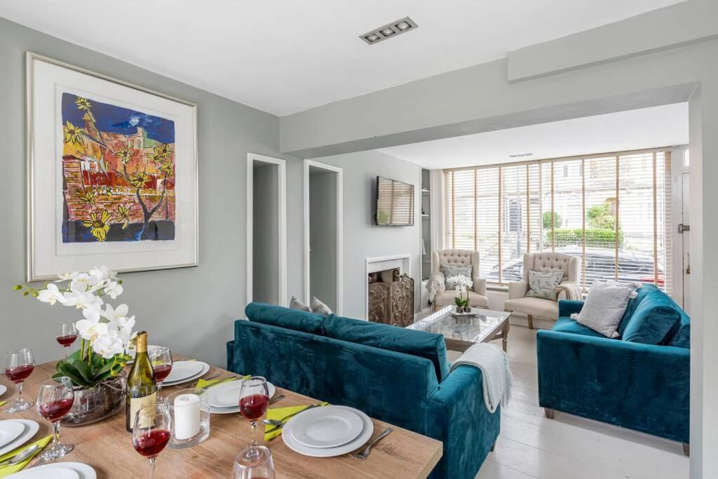 Lovely 4 Bedroom Townhouse Holiday home Bath