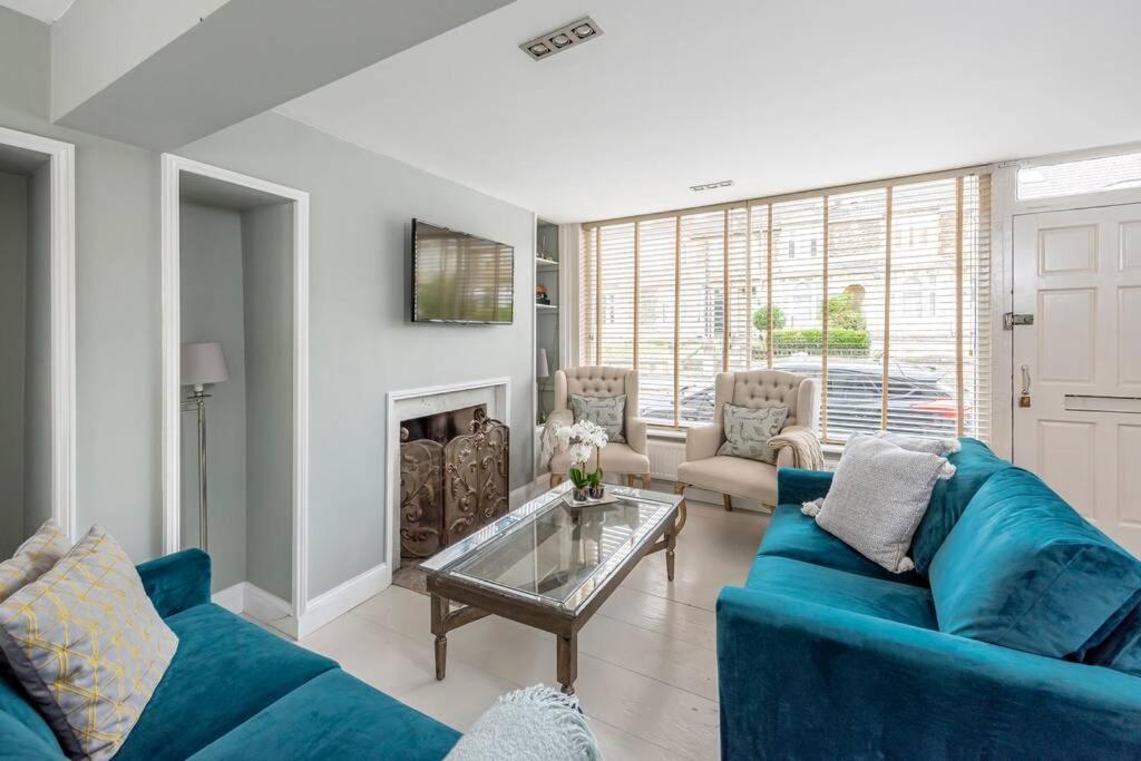 Lovely 4 Bedroom Townhouse Bath