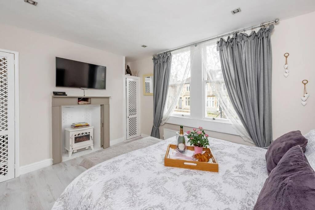 Lovely 4 Bedroom Townhouse Holiday home