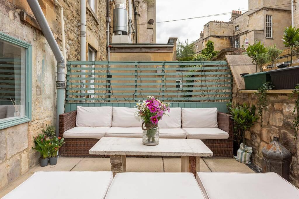 Lovely 4 Bedroom Townhouse *