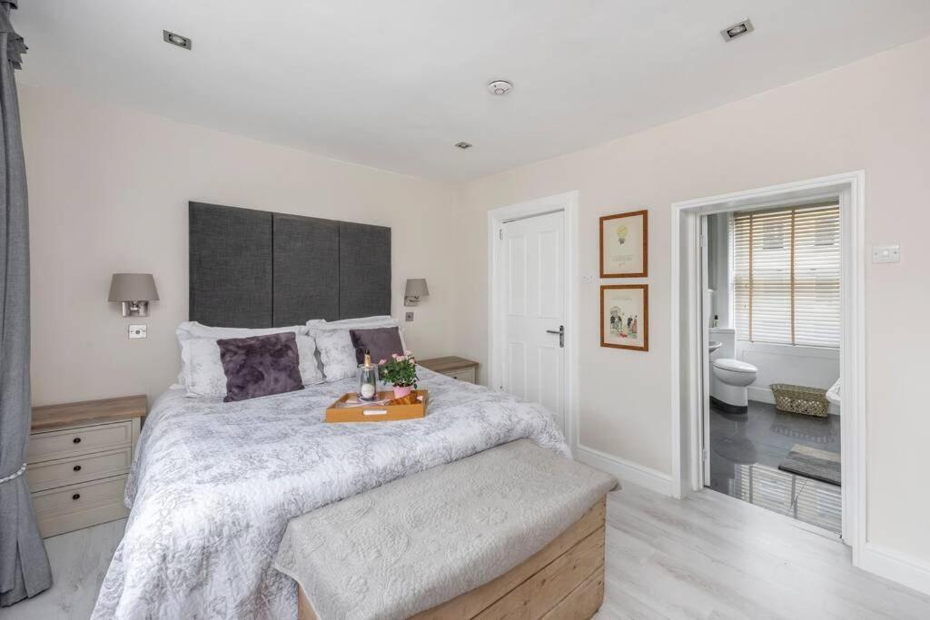 Lovely 4 Bedroom Townhouse Bath