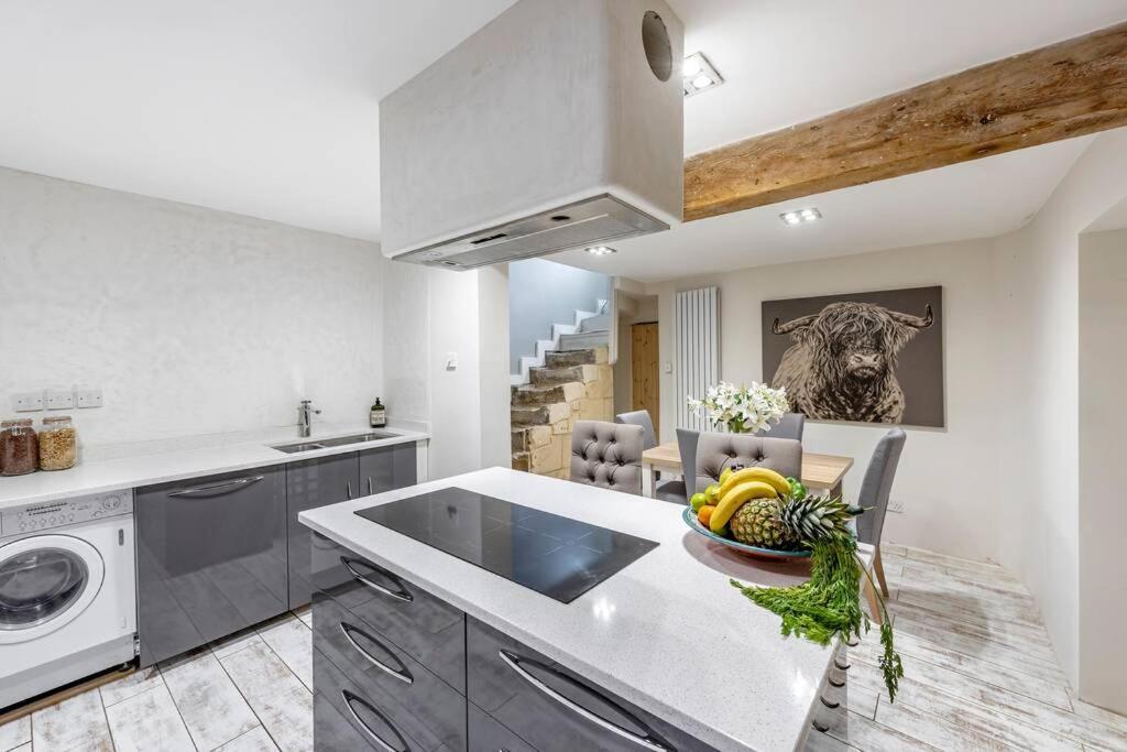 Lovely 4 Bedroom Townhouse Holiday home Bath