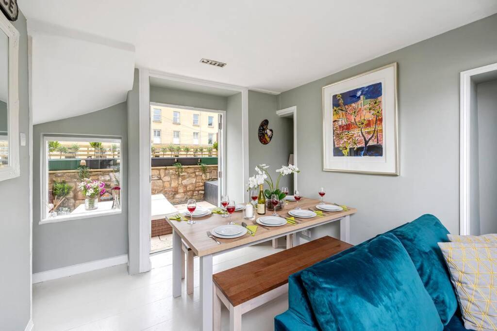 Lovely 4 Bedroom Townhouse * Bath