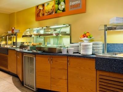 Express By Ihg Hotel