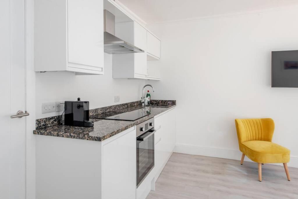 2 Bed Centre 1 Min From Abbey *
