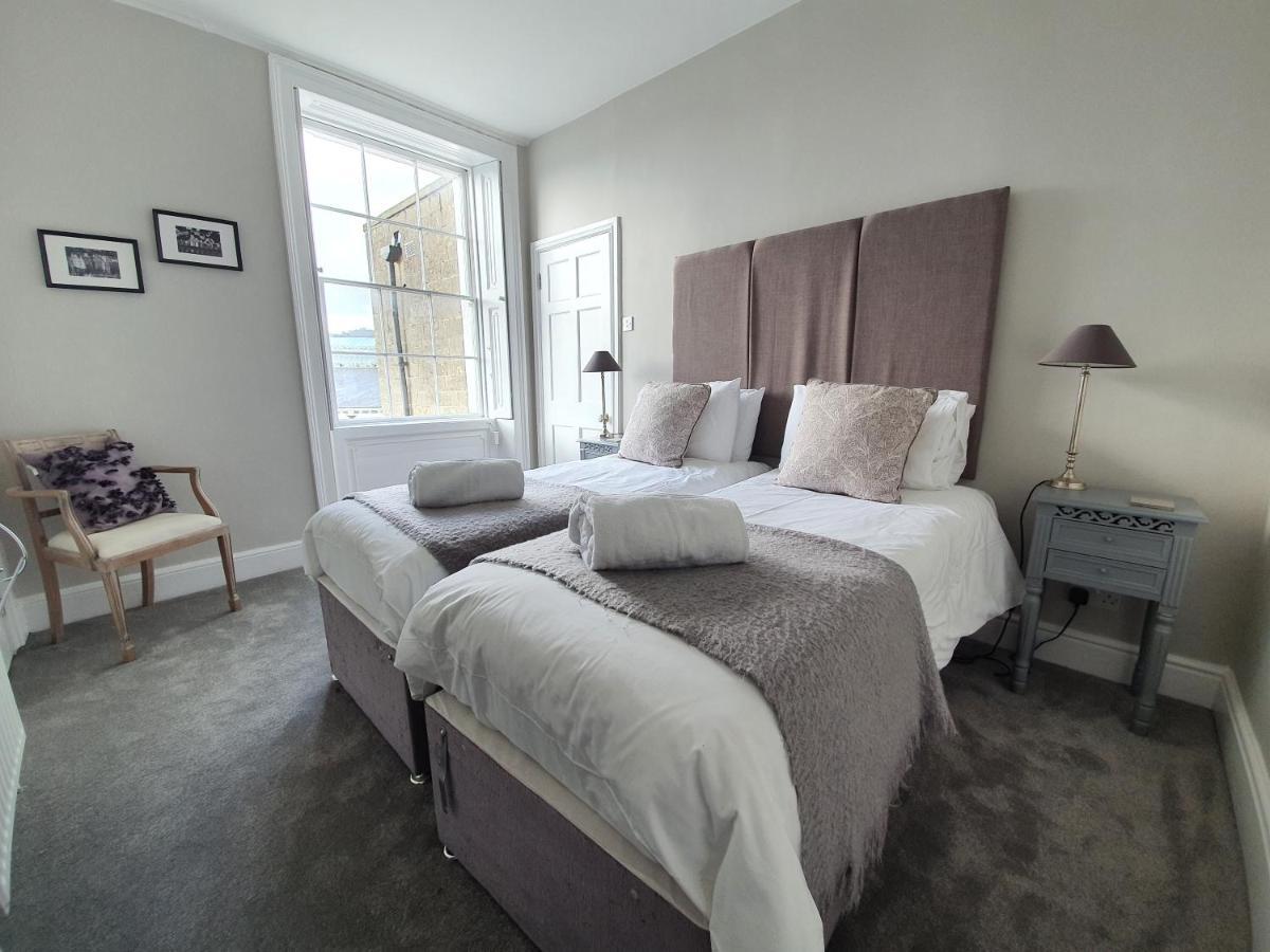 Park View Two-bedroom Apartment Bath