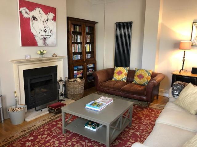 Berkeley Coach House, Near Holiday home *