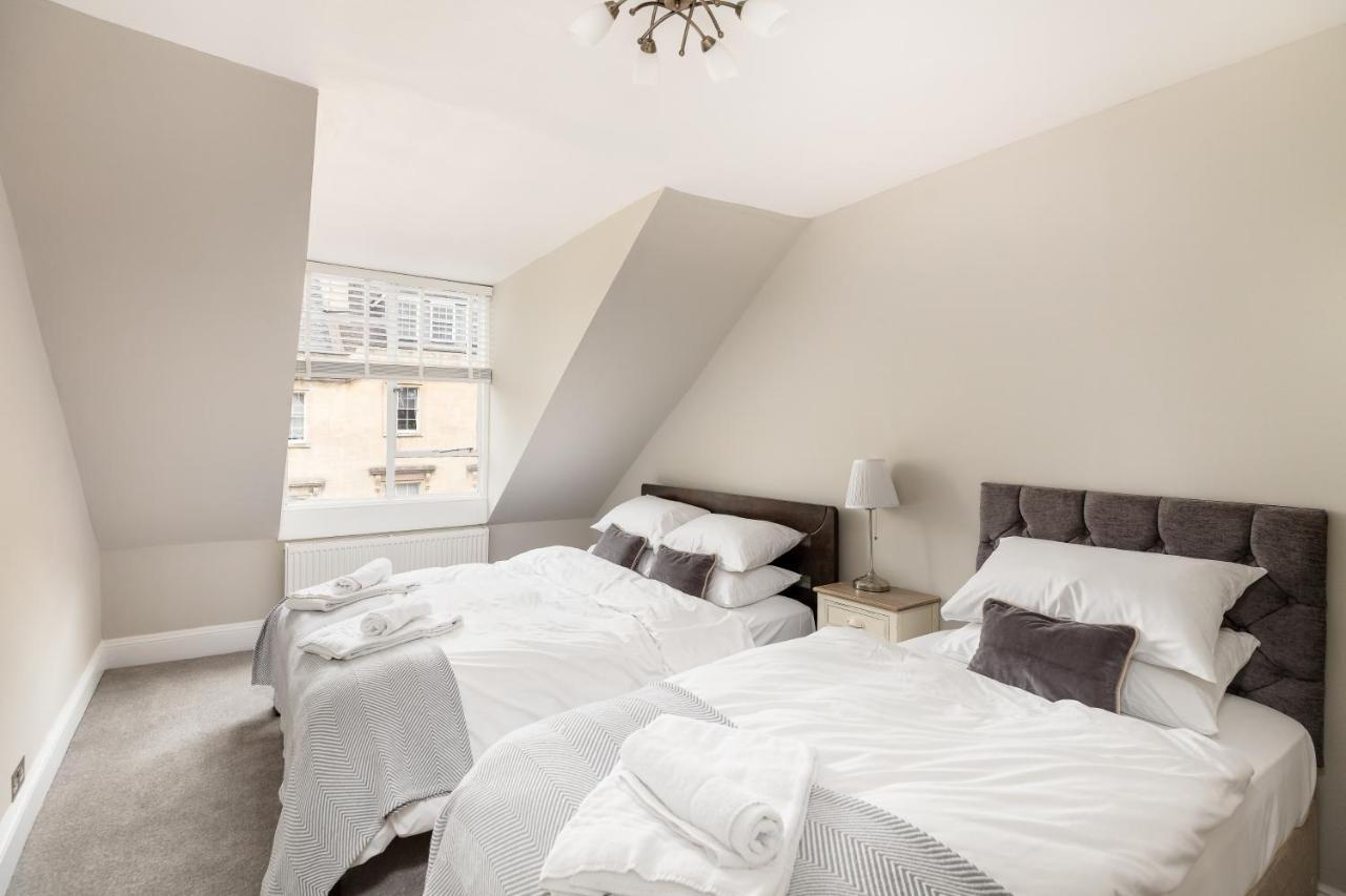 5 Bedroom Magnificent Georgian Townhouse- Centre