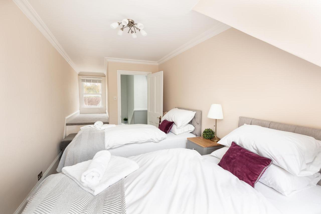 5 Bedroom Magnificent Georgian Townhouse- Centre