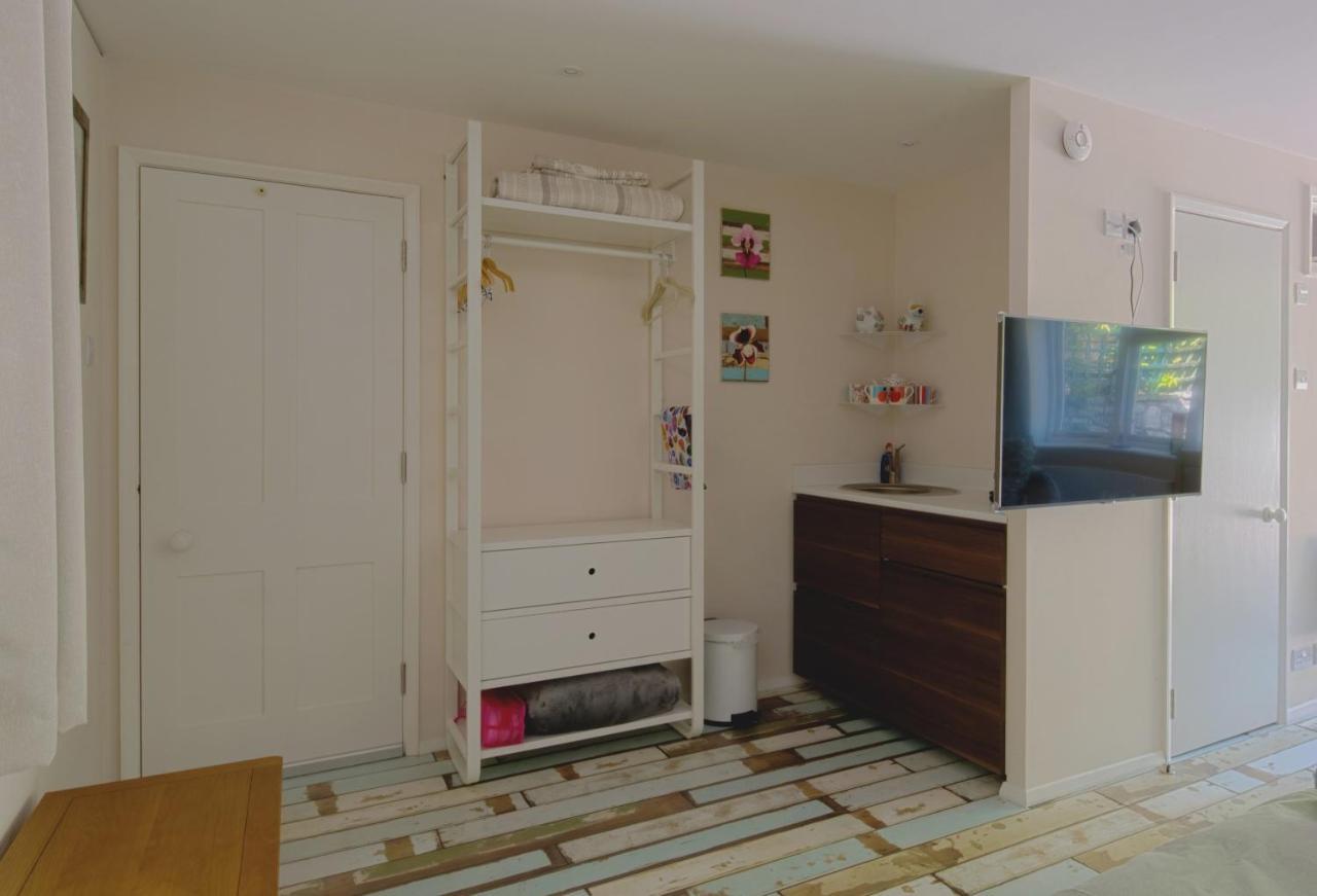 In Lansdown, Ba1 Homestay