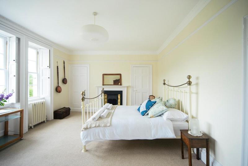 Percy Place Apartment Bath