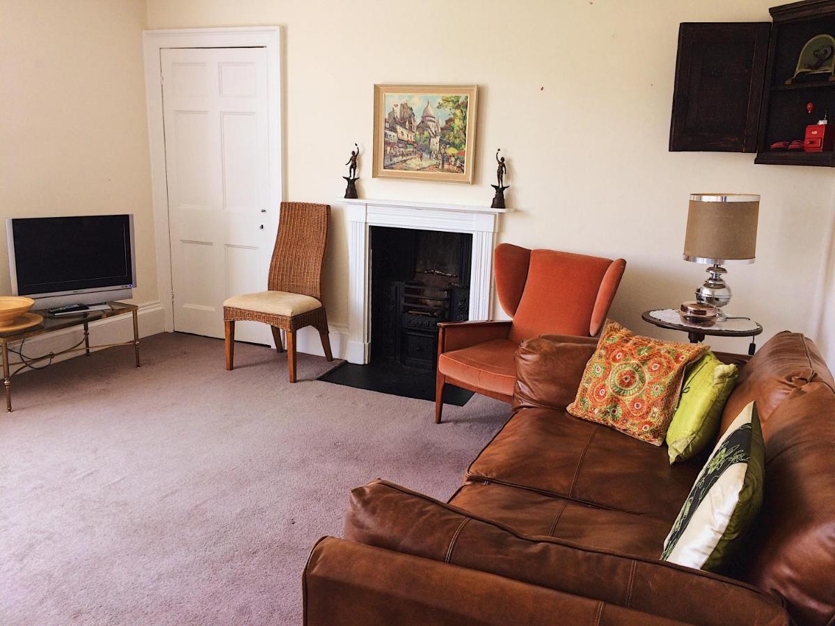 Percy Place Apartment *