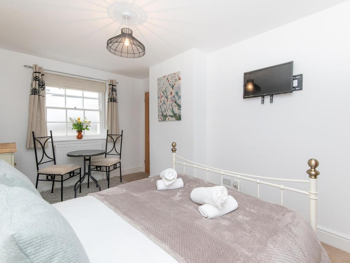 Holiday home Pass The Keys Stylish 2 Bed With Parking Bath