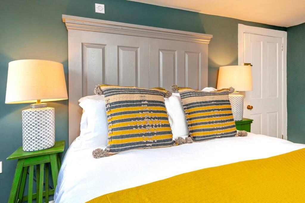 Top Floor 2 Bed Georgian Apartment In Central Bath Bath
