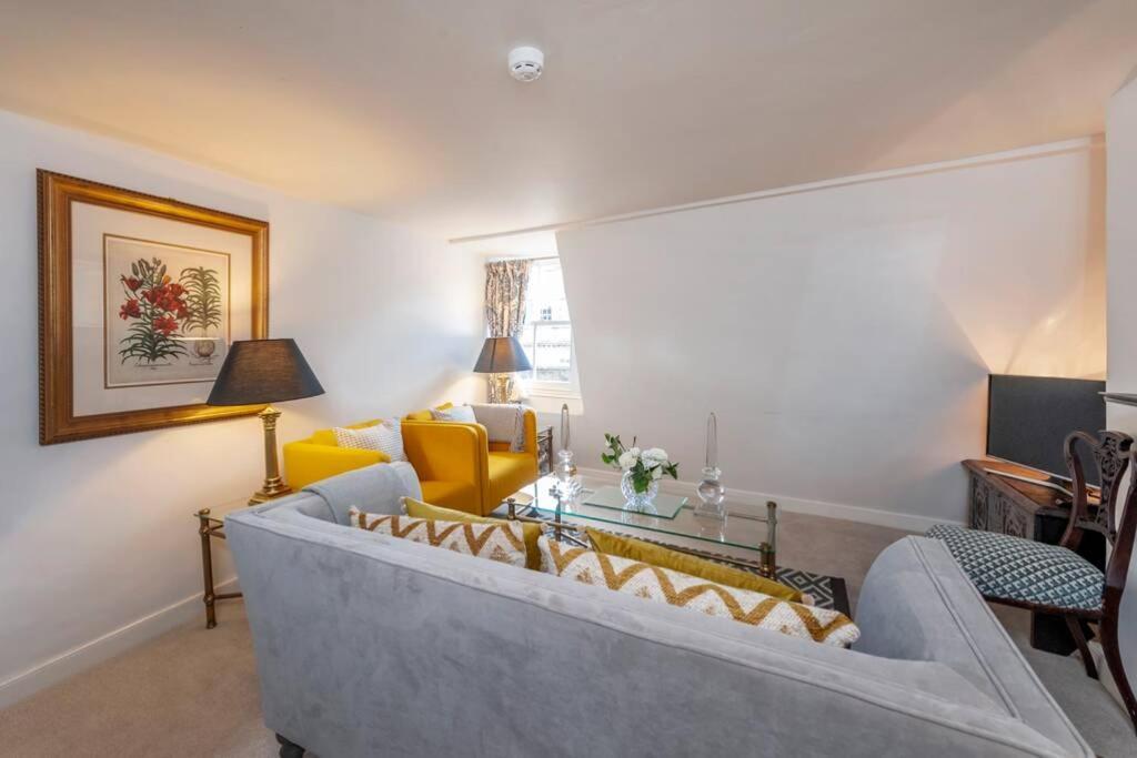 Top Floor 2 Bed Georgian Apartment In Central Bath Bath