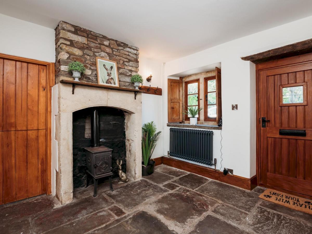 Pass The Keys Stunning Large 4 Bed With Hot Tub *