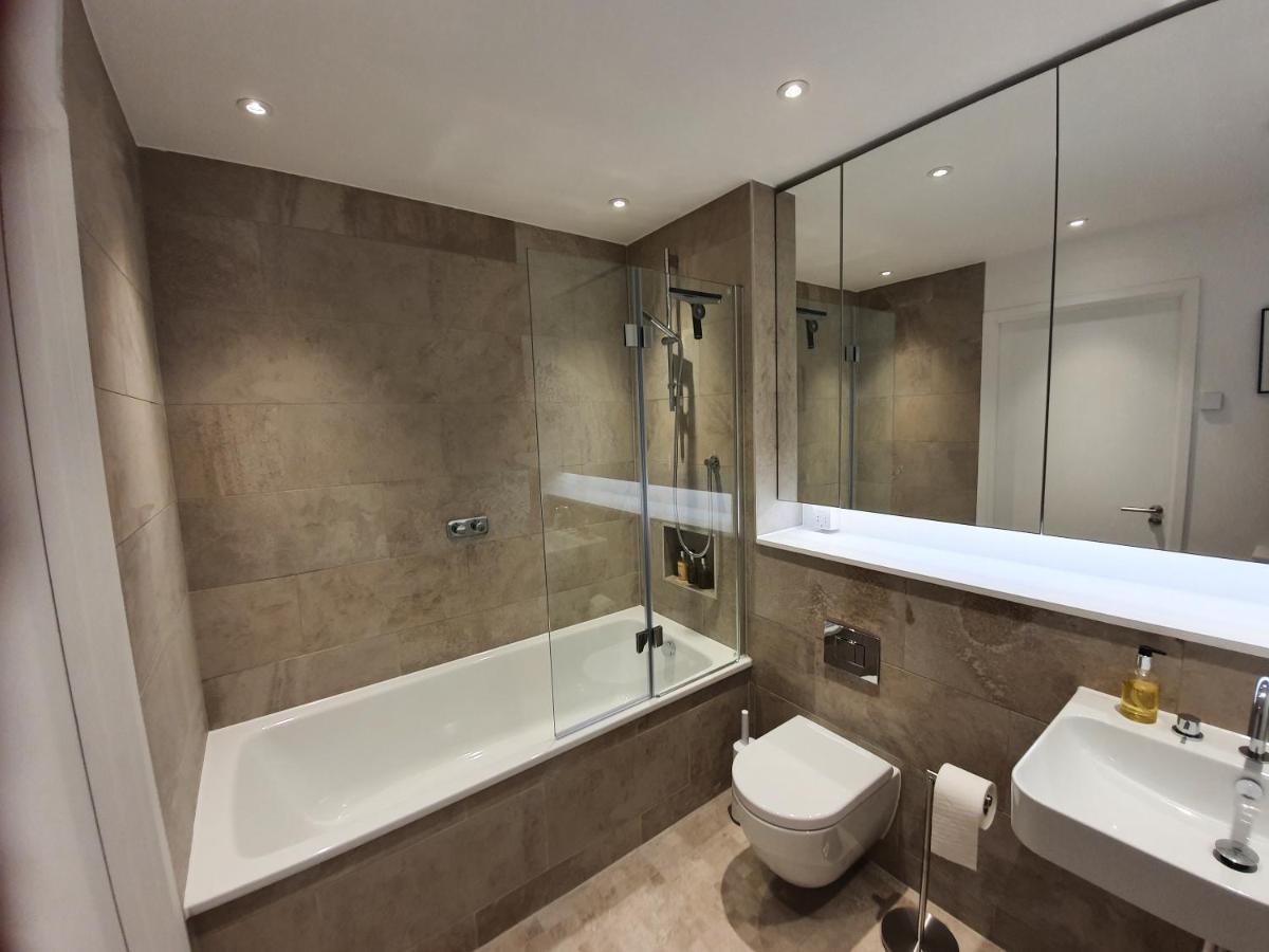 The Danbury, Lower Borough Walls Apartment *