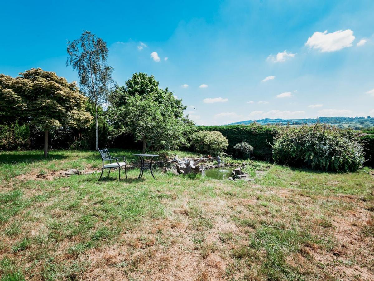 Pass The Keys Stunning Large 4 Bed With Hot Tub Holiday home