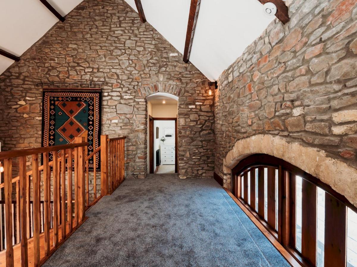 Pass The Keys Stunning Large 4 Bed With Hot Tub