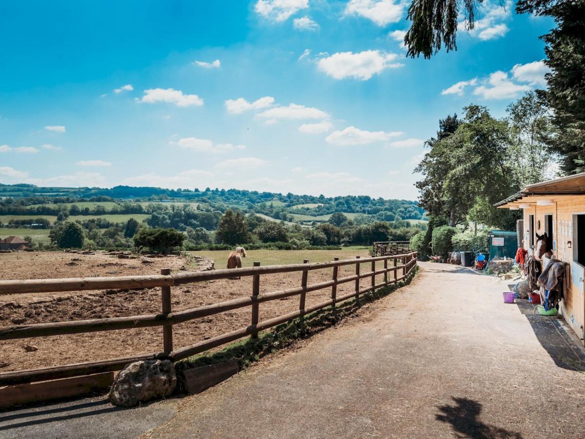 Pass The Keys Stunning Large 4 Bed With Hot Tub Holiday home