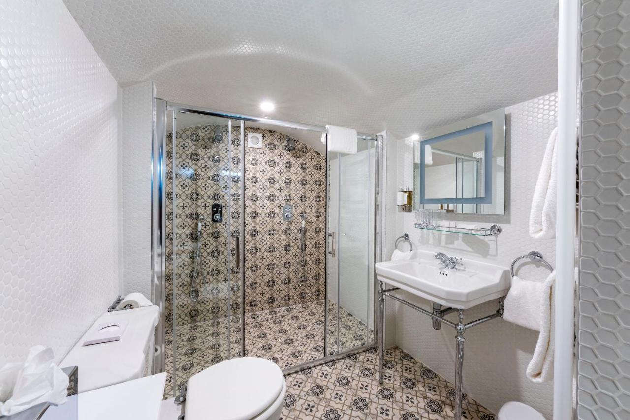 Hotel Eight