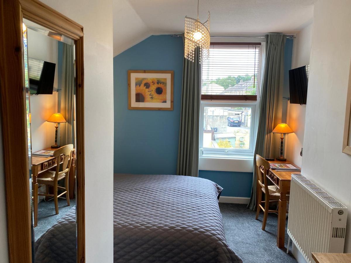 Lynwood House 4* Bath