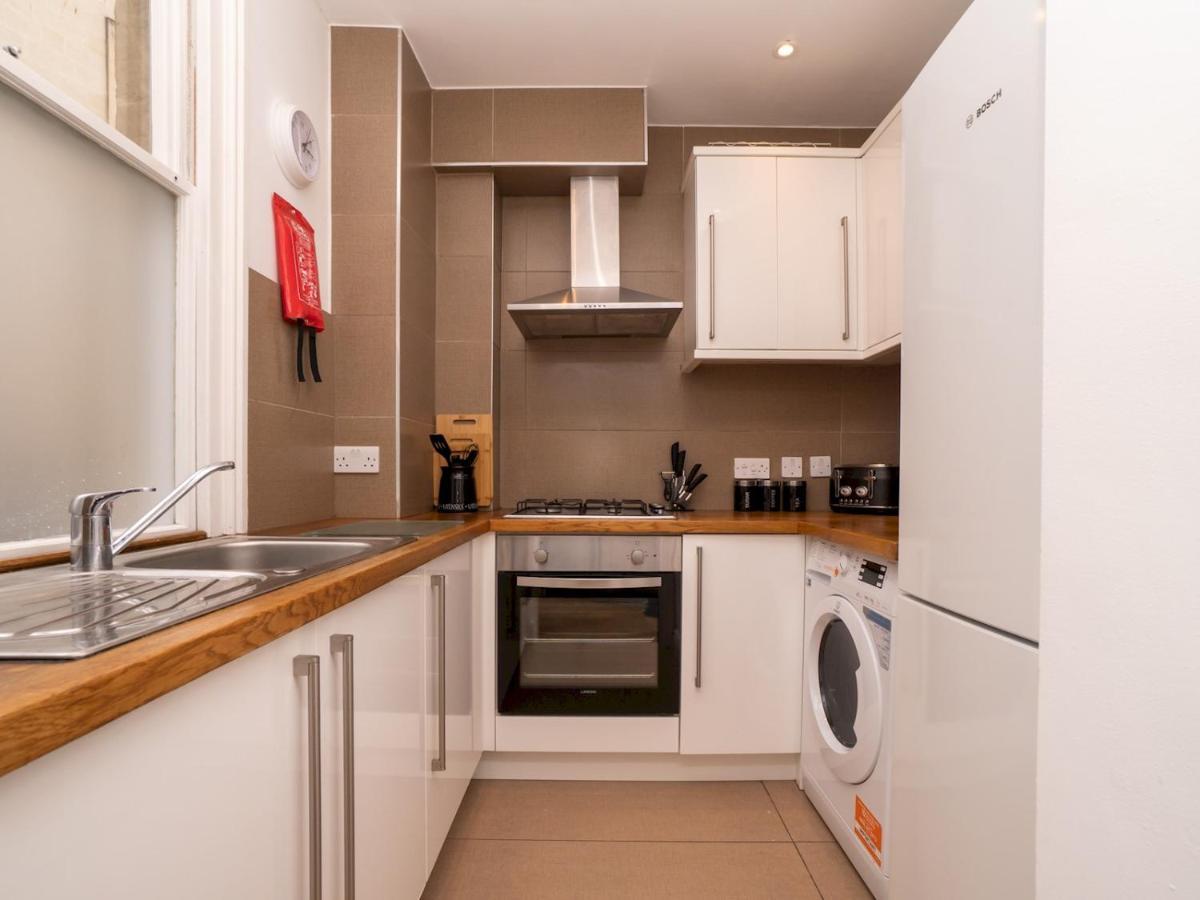 Pass The Keys Centrally Located 3 Bed Townhouse With Garden Bath
