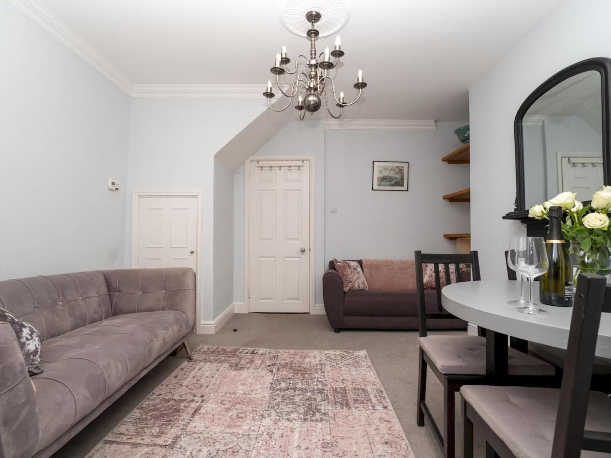Pass The Keys Centrally Located 3 Bed Townhouse With Garden Bath