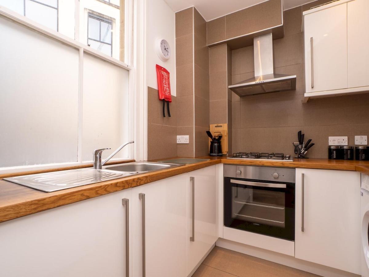 Pass The Keys Centrally Located 3 Bed Townhouse With Garden * Bath