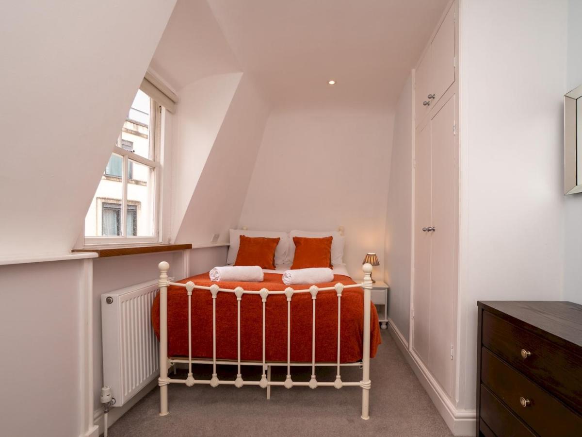 Pass The Keys Centrally Located 3 Bed Townhouse With Garden Bath