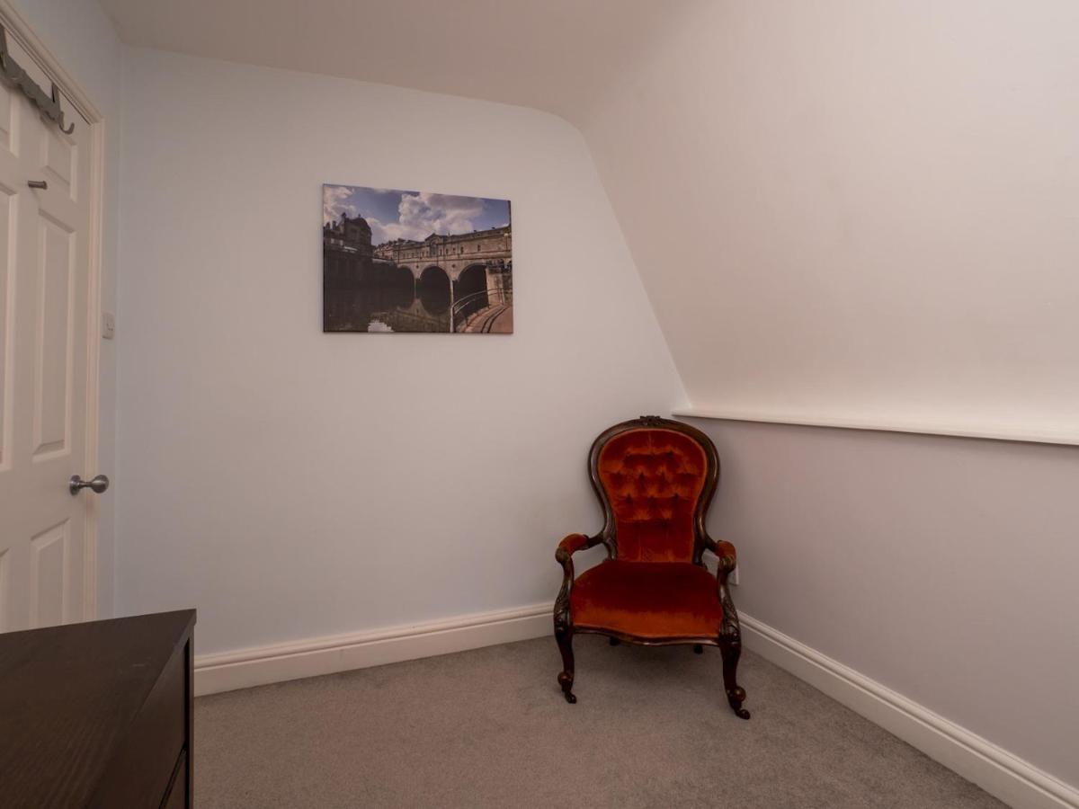 Pass The Keys Centrally Located 3 Bed Townhouse With Garden *
