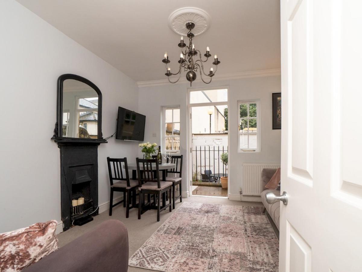 Pass The Keys Centrally Located 3 Bed Townhouse With Garden *