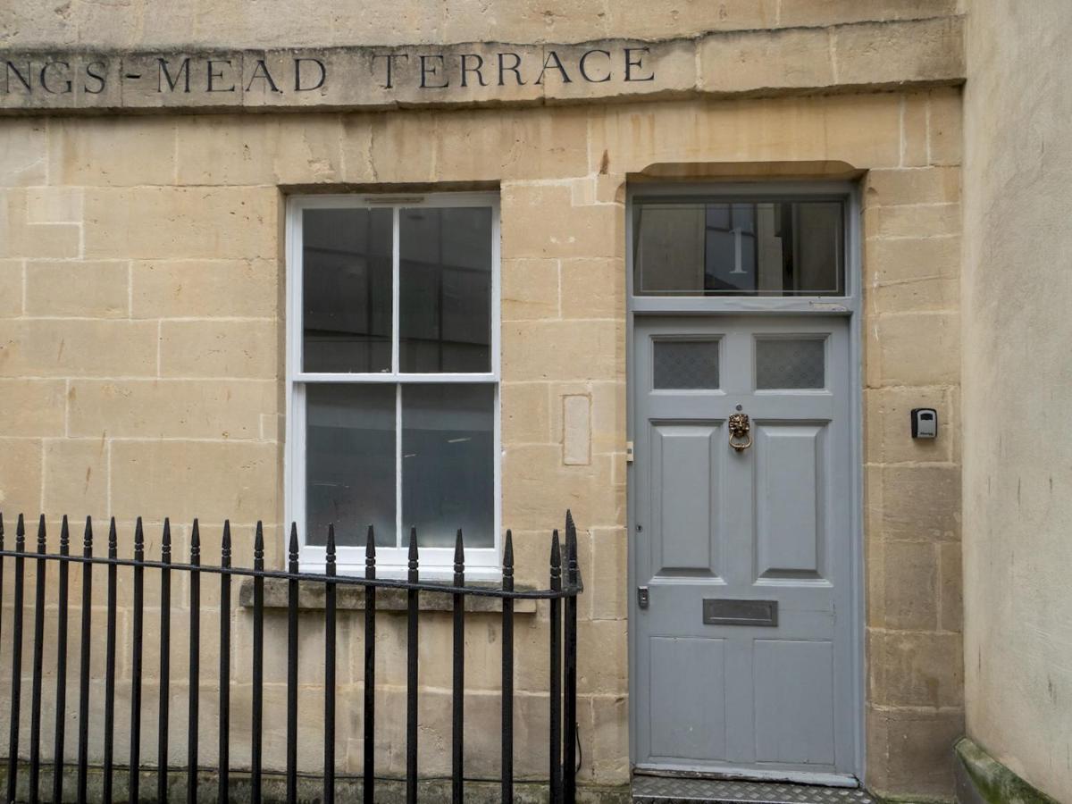 Pass The Keys Centrally Located 3 Bed Townhouse With Garden *