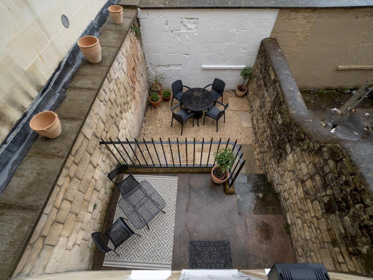 Pass The Keys Centrally Located 3 Bed Townhouse With Garden Bath