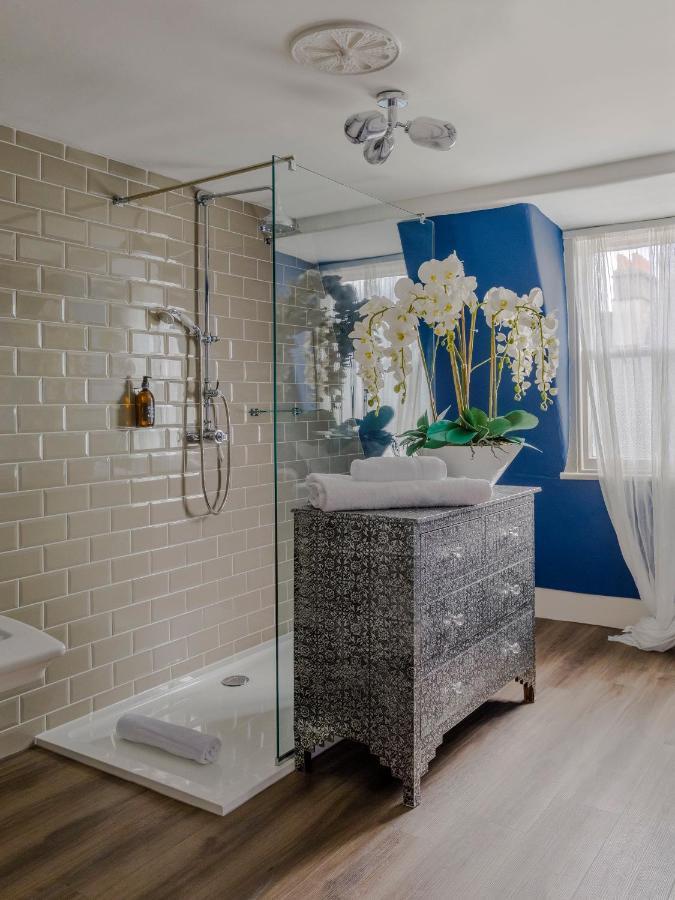 Impeccable 4-bed In Apartment *