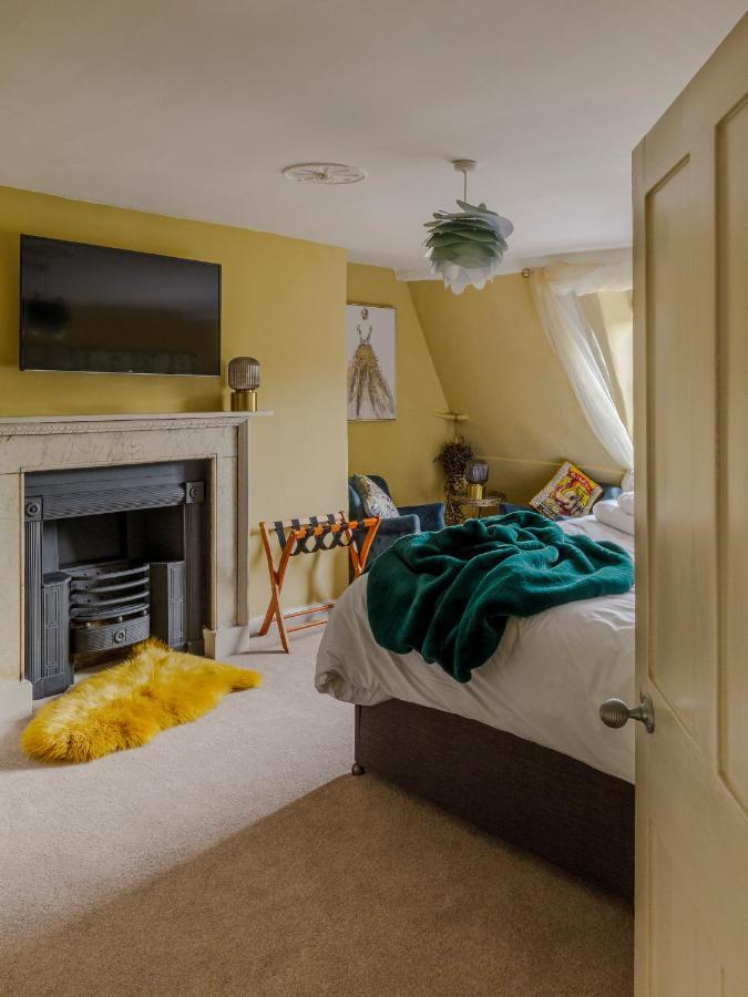 Impeccable 4-bed In Apartment *