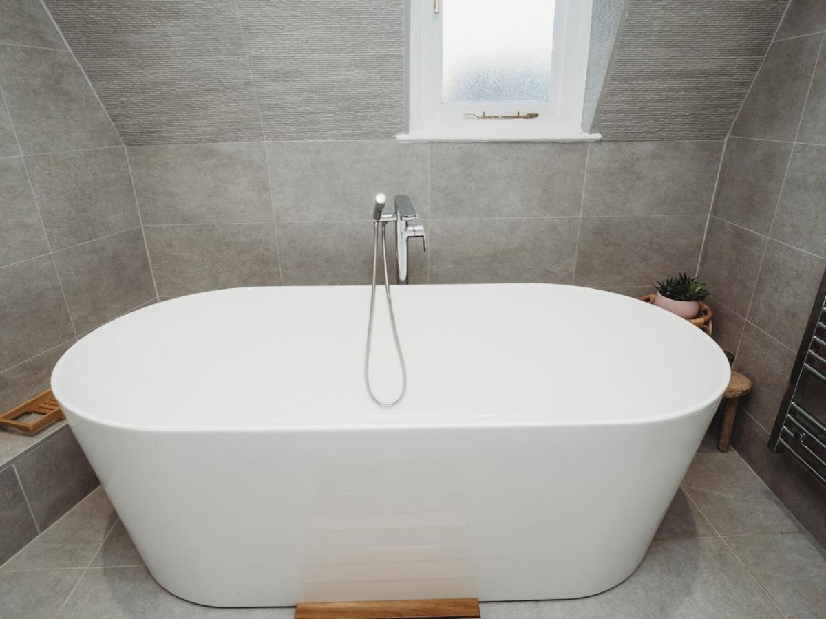 Pass The Keys Stylish 2 Bed Eco Flat In The Heart Of *