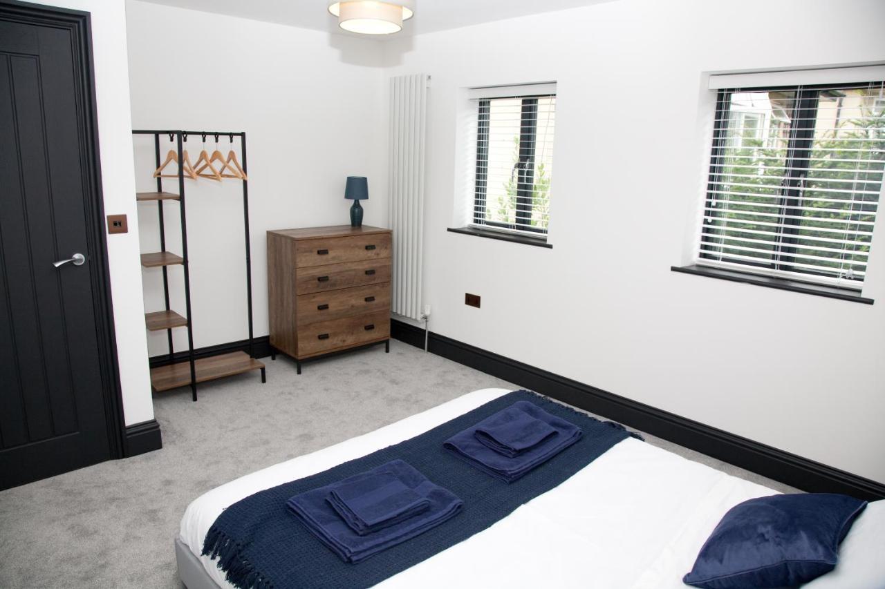 Little Elm - Luxury From Home, Free Parking, 30-40 Mins Walk From Centre Apartment Bath