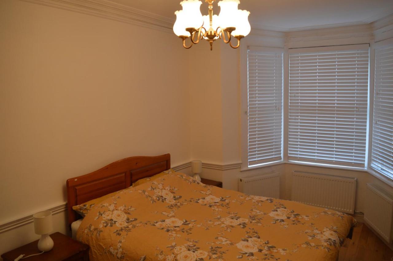 The Crandale Road House * Bath