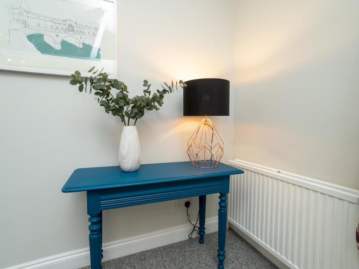 Pass The Keys Stunning 2 Bed With On Premises Parking Holiday home