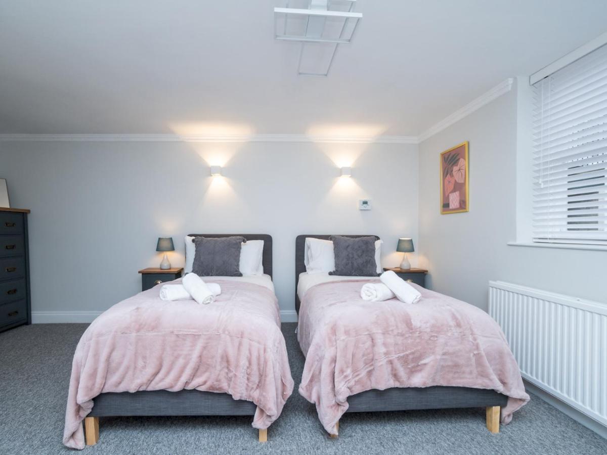 Holiday home Pass The Keys Stunning 2 Bed With On Premises Parking Bath