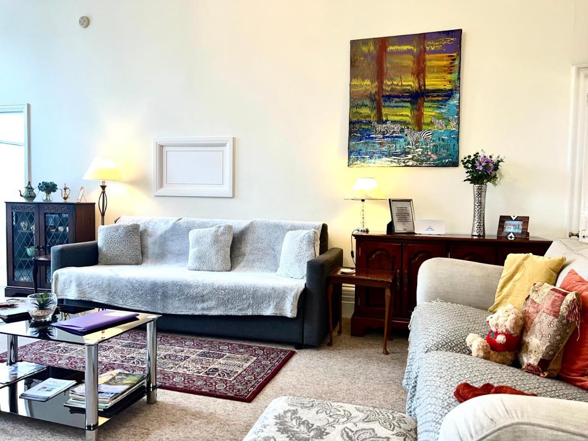 Grosvenor In - Great For Families, Groups, Couples, 80 Sq M, Parking Apartment *